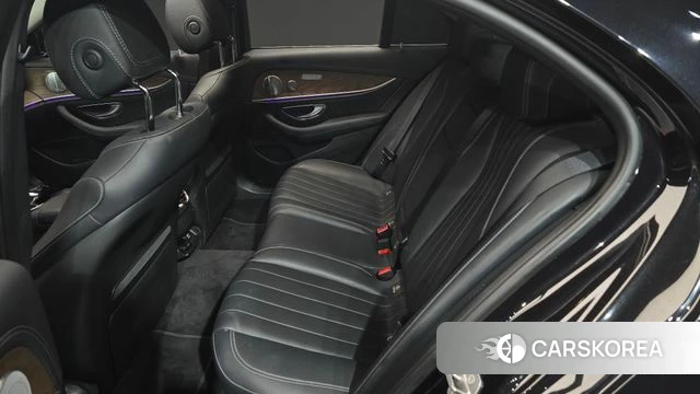 Mercedes-Benz E-Class W213 2018 Черный из Кореи, фото 2
