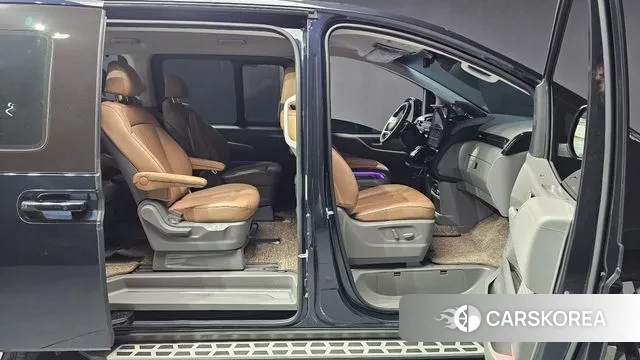 Hyundai Staria 2023 Синий из Кореи, фото 2