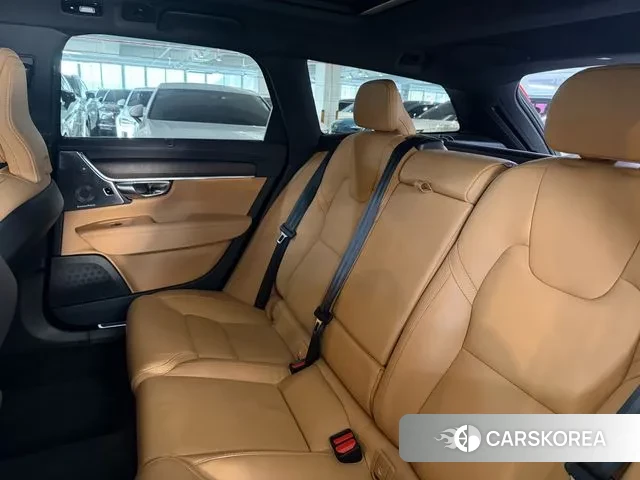 Volvo V90 Cross-Country 2024 Черный из Кореи, фото 2