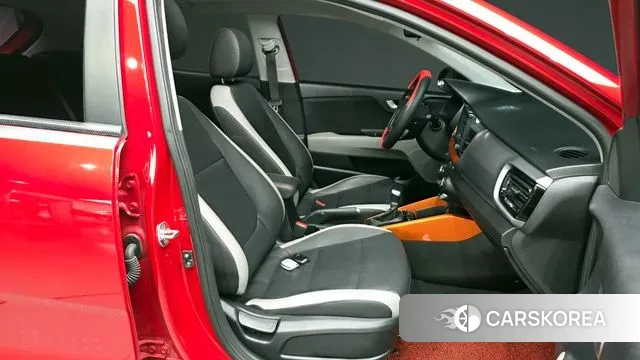 Kia Stonic 2018 Красный из Кореи, фото 2