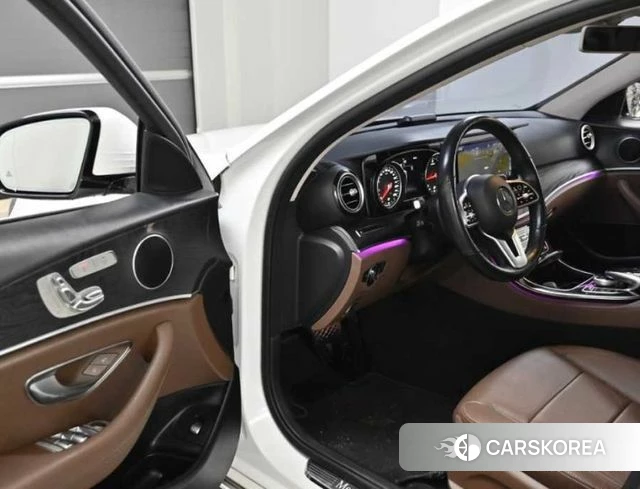 Mercedes-Benz E-Class W213 2019 Белый из Кореи, фото 2