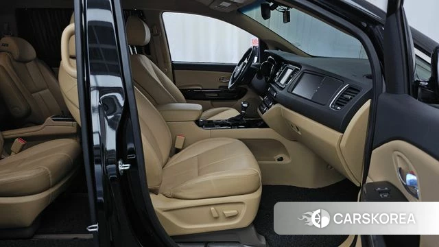 Kia The New Carnival 2019 Черный из Кореи, фото 2
