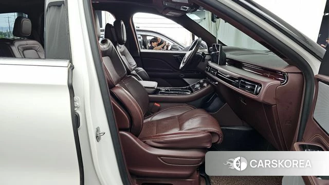 Lincoln Aviator 2nd generation 2021 Белый из Кореи, фото 2