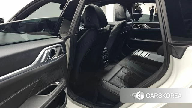 BMW i4 2025 Белый из Кореи, фото 2