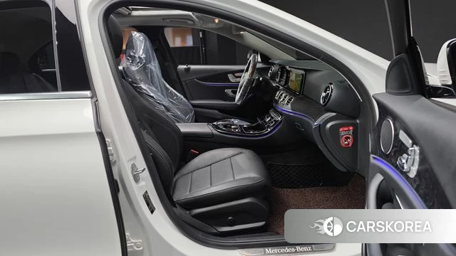 Mercedes-Benz E-Class W213 2018 Белый из Кореи, фото 2