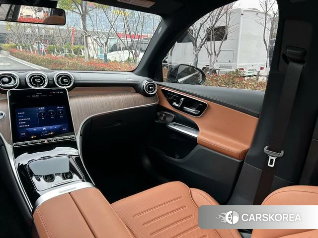 Mercedes-Benz GLC 2024 Черный из Китая, фото 2