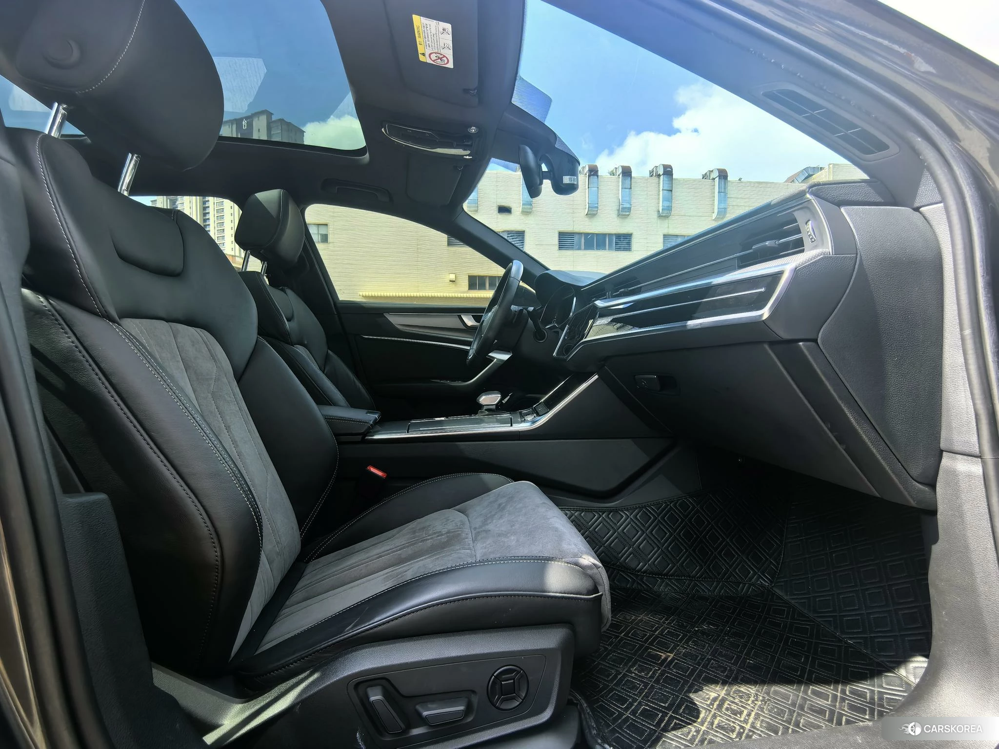 Audi A6L 2021 Черный из Китая, фото 2