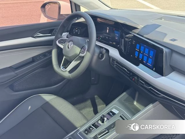 Volkswagen Golf 2023 Белый из Китая, фото 2