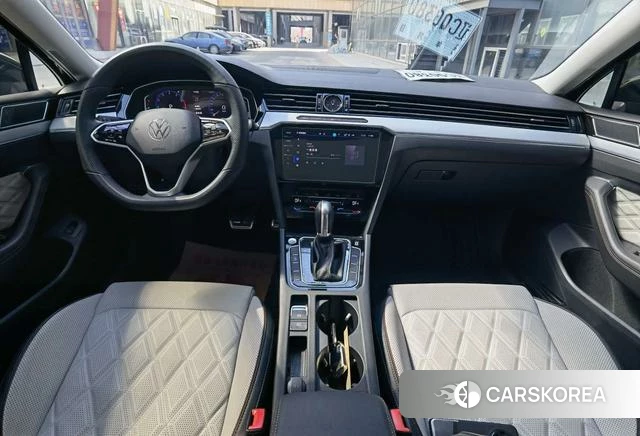 Volkswagen Magotan 2024 Черный из Китая, фото 2