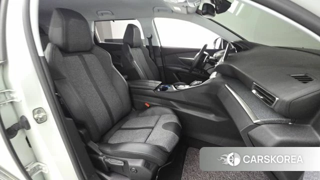 Peugeot 5008 second generation 2020 Белый из Кореи, фото 2