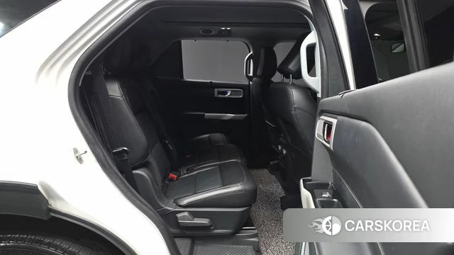 Ford Explorer 6th Generation 2021 Белый из Кореи, фото 2