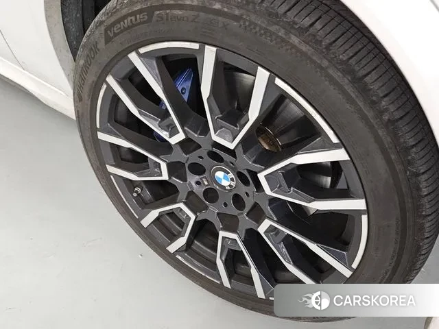 BMW X6 (G06) 2023 Белый из Кореи, фото 2