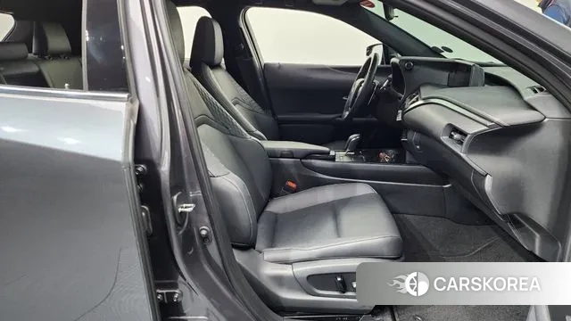 Lexus UX300e 2022 Серый из Кореи, фото 2