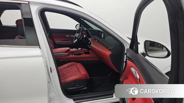 Genesis GV70 2023 Белый из Кореи, фото 2