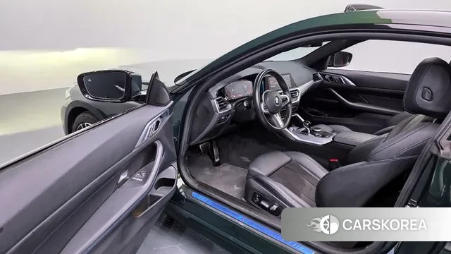 BMW 4 Series (G22) 2022 Темно-зеленый из Кореи, фото 2