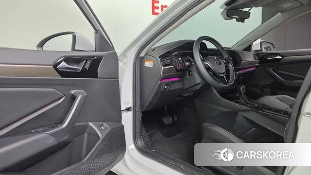 Volkswagen 7th Generation of Jetta 2021 Белый из Кореи, фото 2