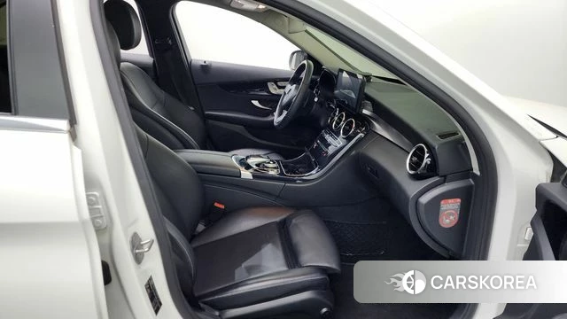 Mercedes-Benz C-Class W205 2018 Белый из Кореи, фото 2