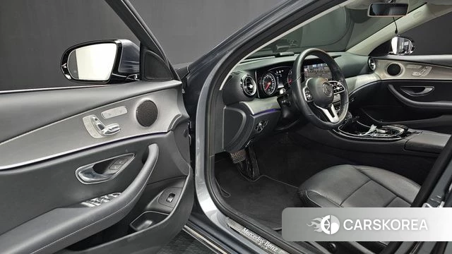 Mercedes-Benz E-Class W213 2019 Серый из Кореи, фото 2