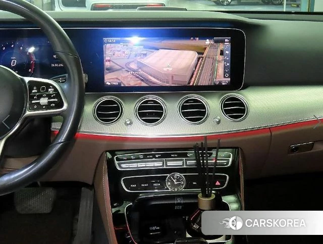Mercedes-Benz E-Class W213 2018 Белый из Кореи, фото 2