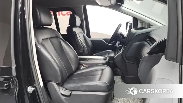 Hyundai Staria 2022 Черный из Кореи, фото 2