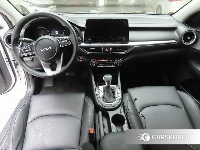 Kia The New K3 2nd generation 2021 Белый из Кореи, фото 2
