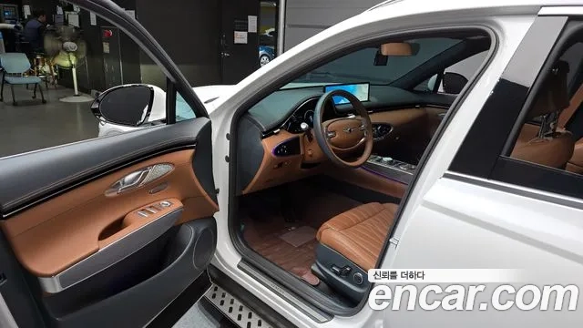 Genesis GV70 2023 Белый из Кореи, фото 2