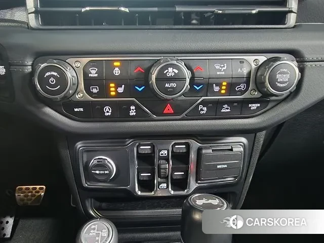 Jeep Wrangler (JL) 2024 Белый из Кореи, фото 2