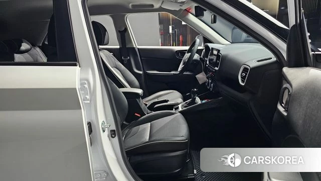 Hyundai Venue 2025 Белый из Кореи, фото 2