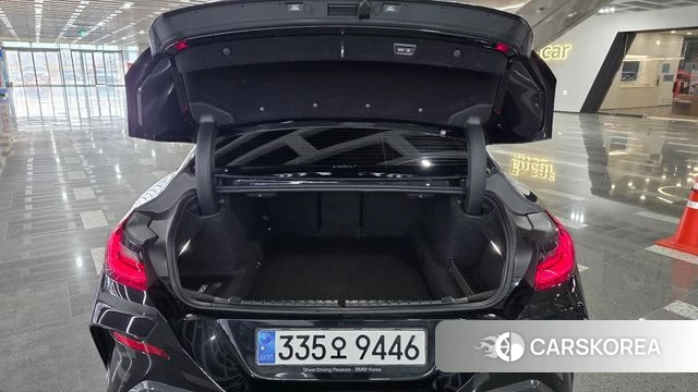 BMW 8 Series (G15) 2023 Черный из Кореи, фото 2