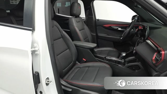 Chevrolet (GM Daewoo) The New Trail Blazer 2023 Белый из Кореи, фото 2
