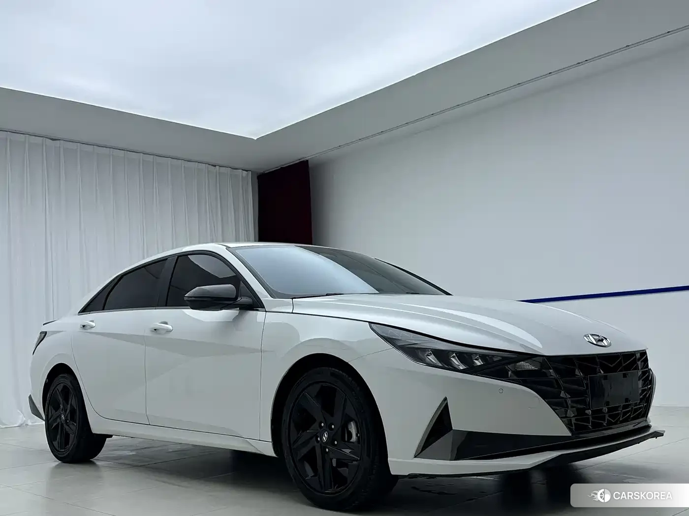 Hyundai Elantra 2023 Белый из Китая, фото 2