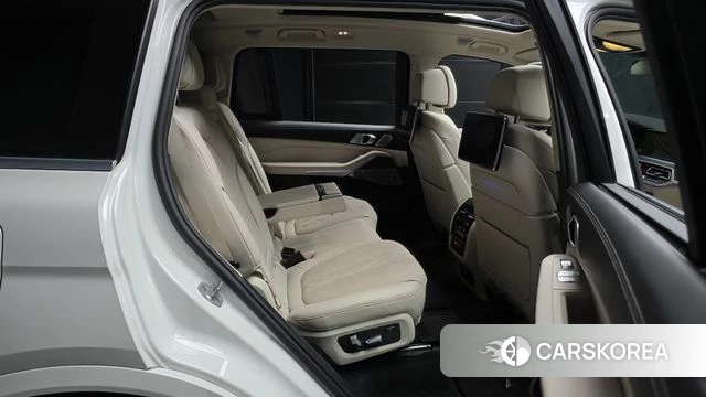 BMW X7 (G07) 2021 Белый из Кореи, фото 2