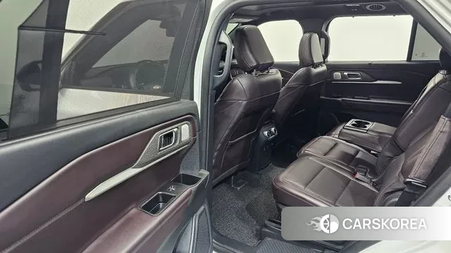 Ford Explorer 6th Generation 2025 Белый из Кореи, фото 2