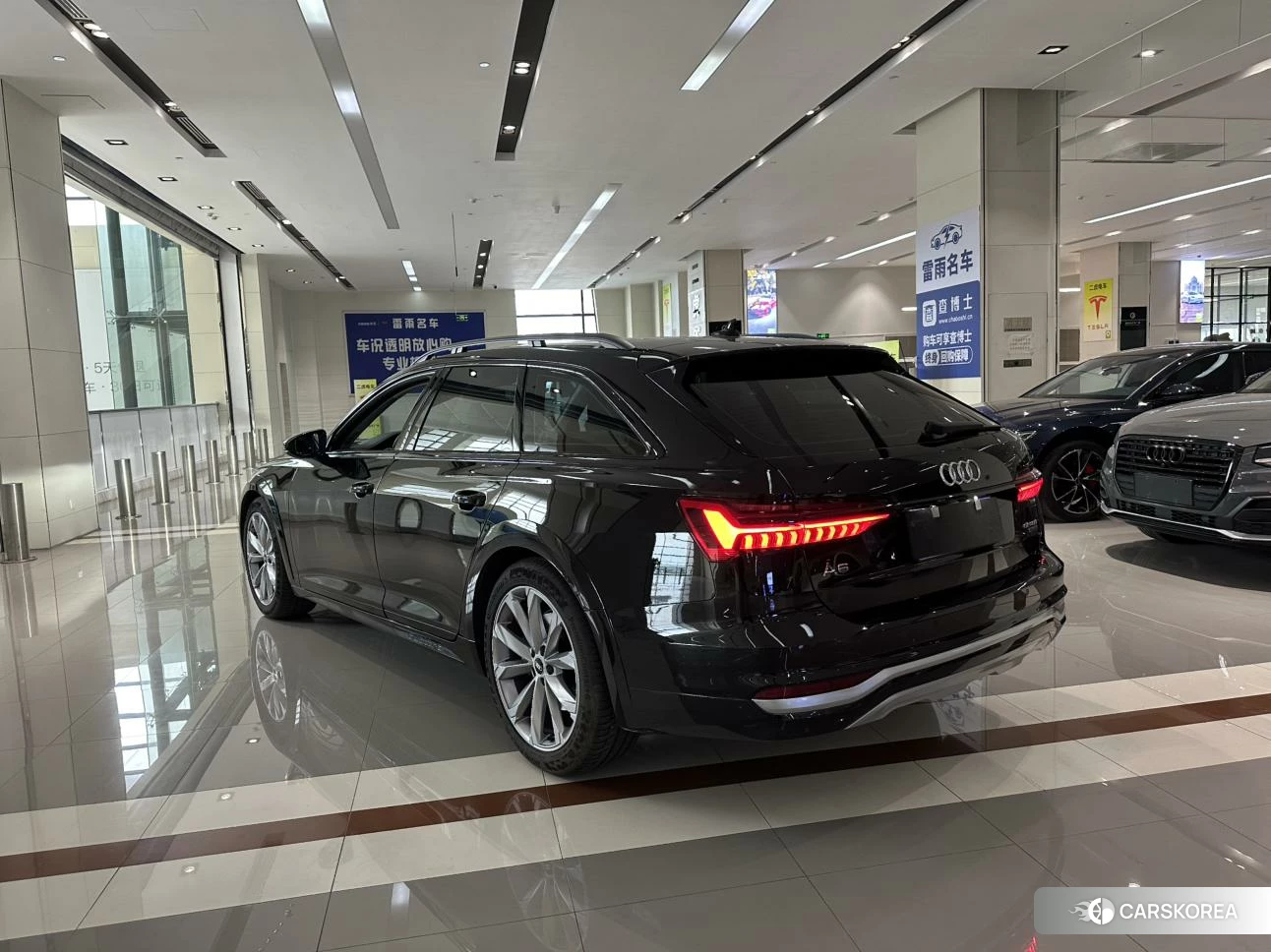 Audi A6 (import) 2023 Черный из Китая, фото 2