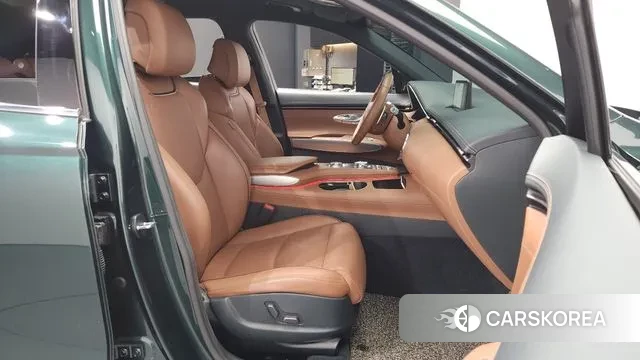 Genesis GV70 2022 Темно-зеленый из Кореи, фото 2