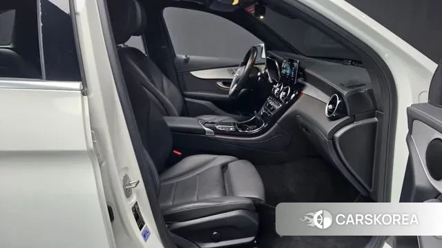 Mercedes-Benz GLC-Class X253 2021 Белый из Кореи, фото 2