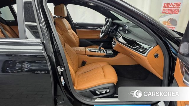 BMW 7 Series (G11) 2020 Черный из Кореи, фото 2