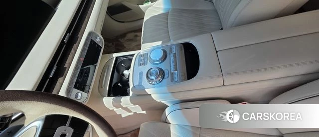 Genesis G90 (RS4) 2023 Белый из Кореи, фото 2