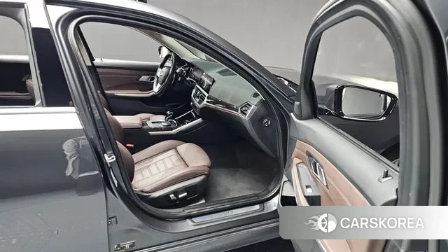 BMW 3 Series (G20) 2022 Серый из Кореи, фото 2