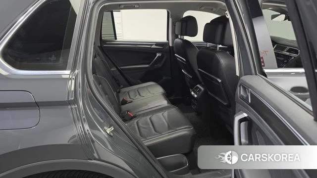 Volkswagen Tiguan second Generation 2020 Серый из Кореи, фото 2