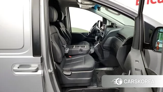 Hyundai Staria 2024 Серебряный из Кореи, фото 2