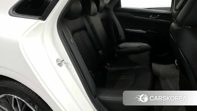 Kia K5 3rd generation 2023 Белый из Кореи, фото 2