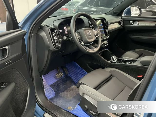 Volvo XC40 2022 Синий из Китая, фото 2
