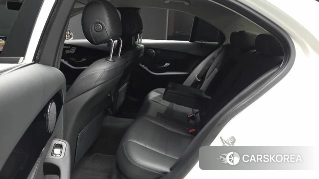 Mercedes-Benz C-Class W205 2019 Белый из Кореи, фото 2