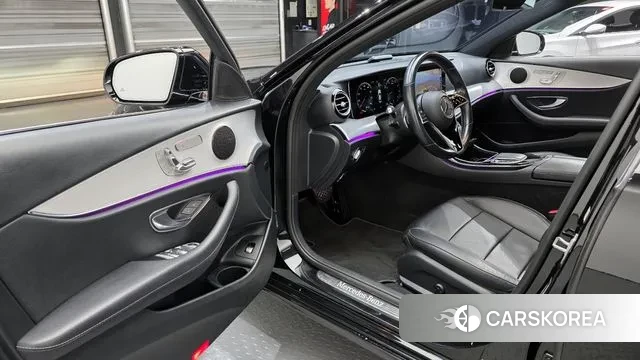 Mercedes-Benz E-Class W213 2021 Черный из Кореи, фото 2