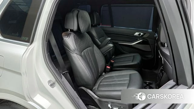 BMW X7 (G07) 2024 Белый из Кореи, фото 2