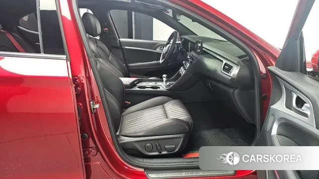 Genesis The New G70 2021 Красный из Кореи, фото 2