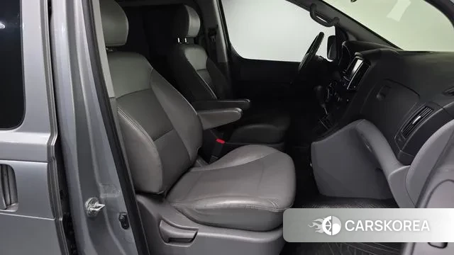 Hyundai The New Grand Starex 2019 Серебристо-серый из Кореи, фото 2