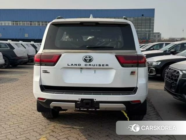 Toyota Land Cruiser (imported) 2026 Белый из Китая, фото 2