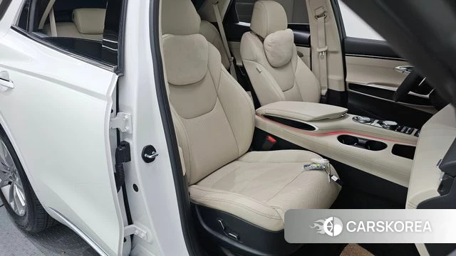 Genesis GV70 2022 Белый из Кореи, фото 2